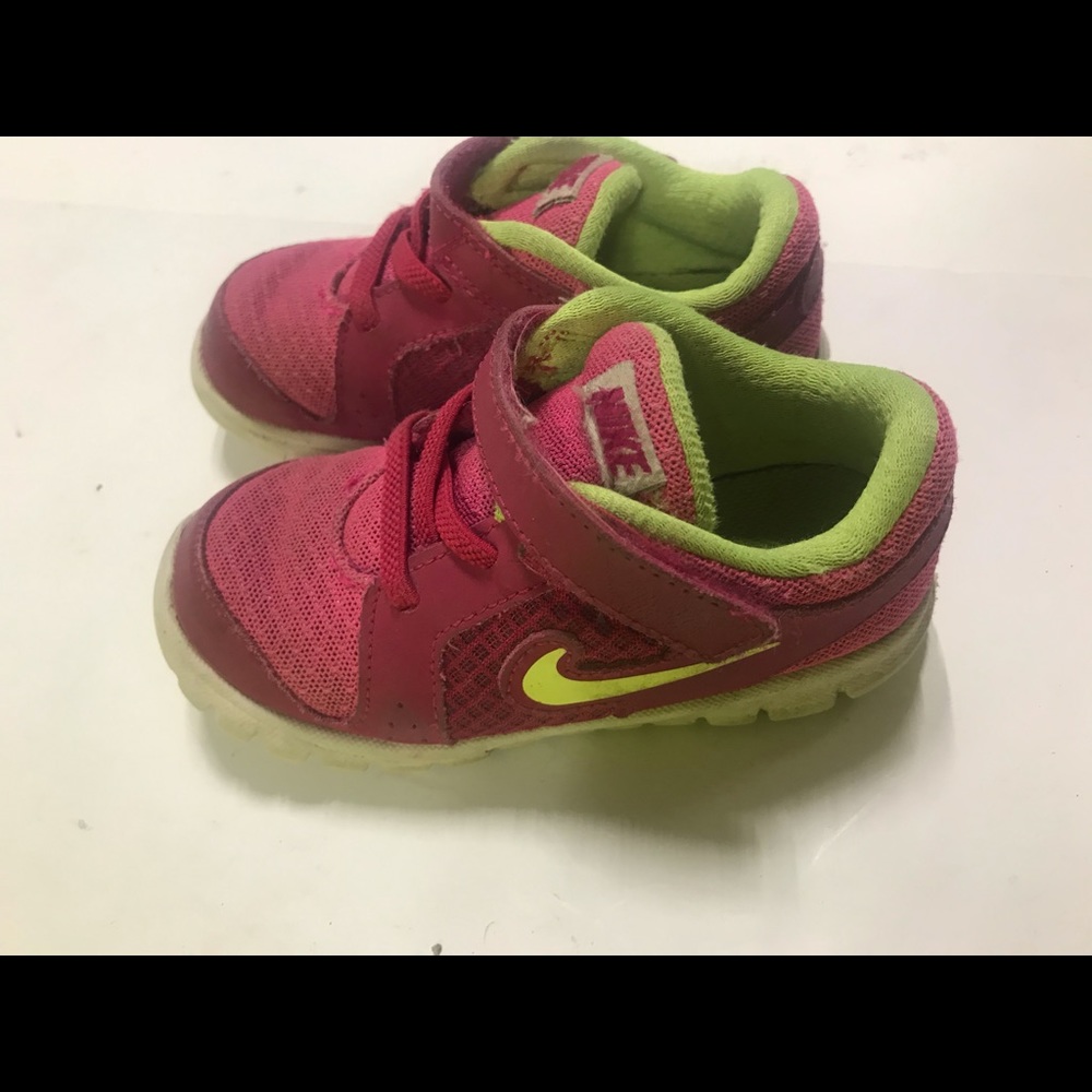 Girls Nike Shoes Athletic Children’s US Size 8c